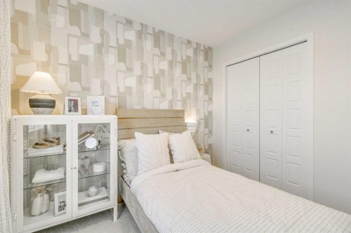 80 Lucas Common Nw, Calgary, AB - Indoor Photo Showing Bedroom