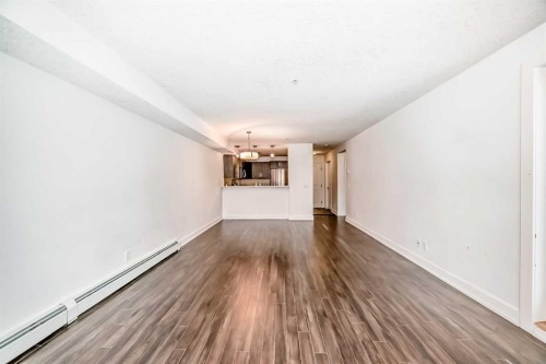 209-611 Edmonton Trail Ne, Calgary, AB - Indoor Photo Showing Other Room