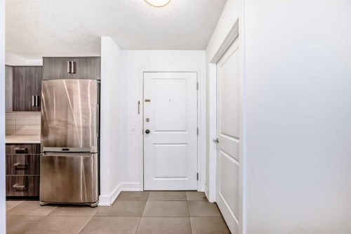 209-611 Edmonton Trail Ne, Calgary, AB - Indoor Photo Showing Other Room