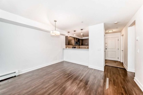 209-611 Edmonton Trail Ne, Calgary, AB - Indoor Photo Showing Kitchen