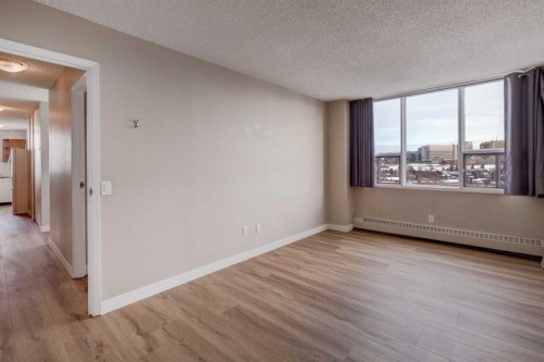 1501-145 Point Drive Nw, Calgary, AB - Indoor Photo Showing Other Room
