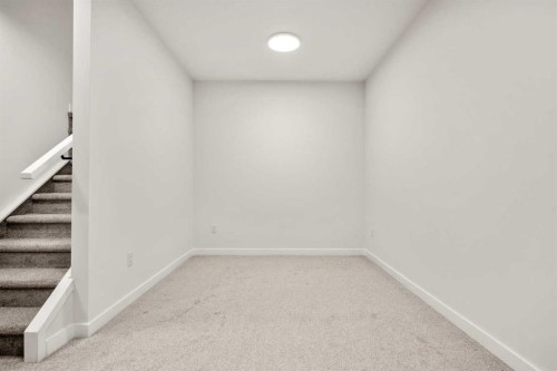 2354 7 Street Nw, Calgary, AB - Indoor Photo Showing Other Room