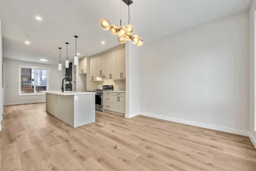 2354 7 Street Nw, Calgary, AB - Indoor Photo Showing Kitchen With Upgraded Kitchen
