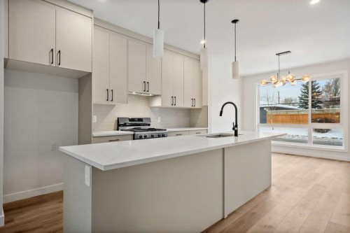 2354 7 Street Nw, Calgary, AB - Indoor Photo Showing Kitchen With Double Sink With Upgraded Kitchen