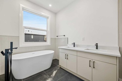 2354 7 Street Nw, Calgary, AB - Indoor Photo Showing Bathroom