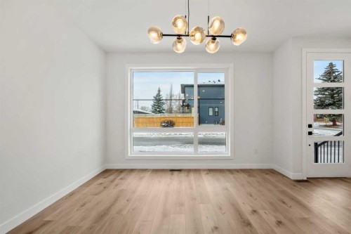 2354 7 Street Nw, Calgary, AB - Indoor Photo Showing Other Room