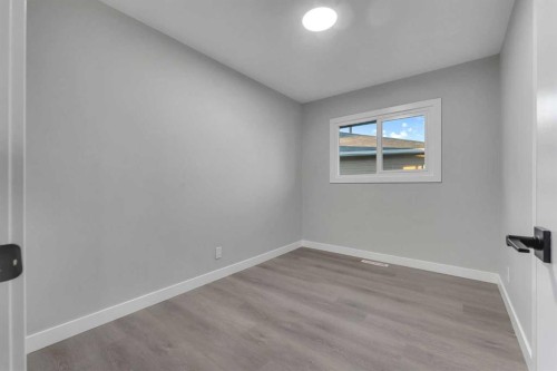 4515 Fordham Crescent Se, Calgary, AB - Indoor Photo Showing Other Room