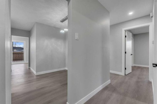 4515 Fordham Crescent Se, Calgary, AB - Indoor Photo Showing Other Room