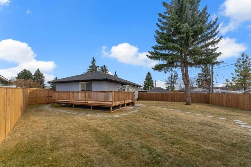 4515 Fordham Crescent Se, Calgary, AB - Outdoor With Deck Patio Veranda With Backyard