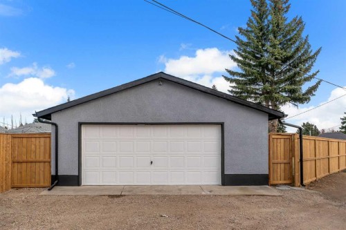 4515 Fordham Crescent Se, Calgary, AB - Outdoor With Exterior