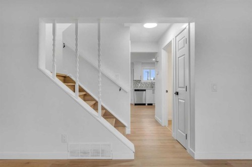 63 Penworth Close Se, Calgary, AB - Indoor Photo Showing Other Room