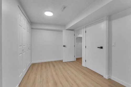 63 Penworth Close Se, Calgary, AB - Indoor Photo Showing Other Room