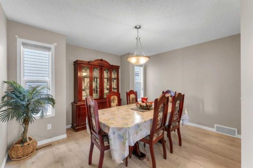 138 Saddlecrest Park Ne, Calgary, AB - Indoor Photo Showing Dining Room