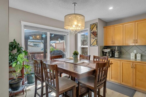 138 Saddlecrest Park Ne, Calgary, AB - Indoor Photo Showing Dining Room