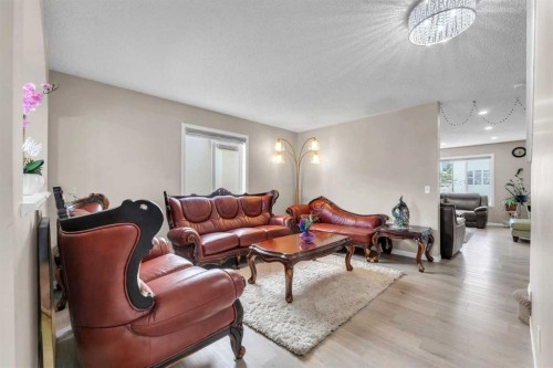 138 Saddlecrest Park Ne, Calgary, AB - Indoor Photo Showing Living Room
