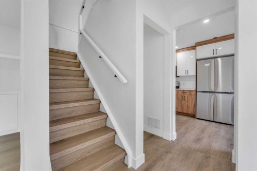 4311 7A Avenue Se, Calgary, AB - Indoor Photo Showing Other Room