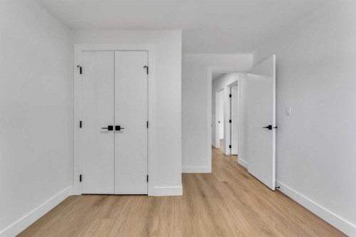 4311 7A Avenue Se, Calgary, AB - Indoor Photo Showing Other Room