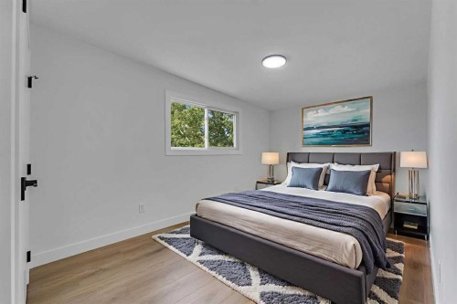 4311 7A Avenue Se, Calgary, AB - Indoor Photo Showing Bedroom