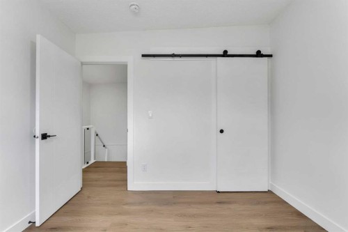 4311 7A Avenue Se, Calgary, AB - Indoor Photo Showing Other Room