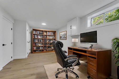 4311 7A Avenue Se, Calgary, AB - Indoor Photo Showing Office