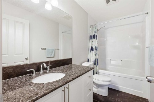 9 Sage Hill Landing Nw, Calgary, AB - Indoor Photo Showing Bathroom