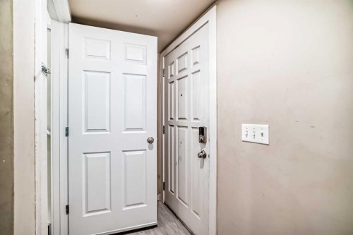 226 Saddlebrook Circle Ne, Calgary, AB - Indoor Photo Showing Other Room