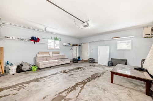 226 Saddlebrook Circle Ne, Calgary, AB - Indoor