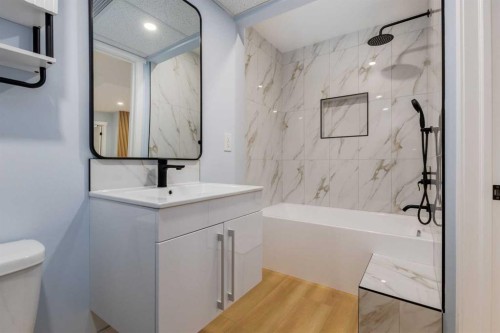 325-2425 90 Avenue Sw, Calgary, AB - Indoor Photo Showing Bathroom