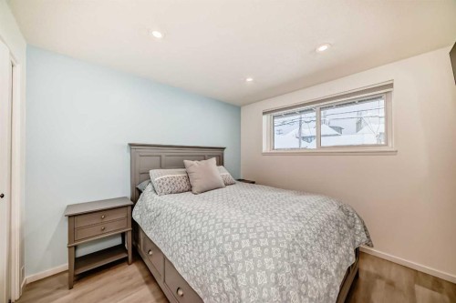 7-2019 2 Avenue Nw, Calgary, AB - Indoor Photo Showing Bedroom