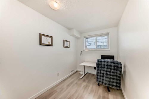 7-2019 2 Avenue Nw, Calgary, AB - Indoor Photo Showing Office