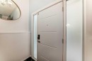 7-2019 2 Avenue Nw, Calgary, AB  - Indoor Photo Showing Bathroom 