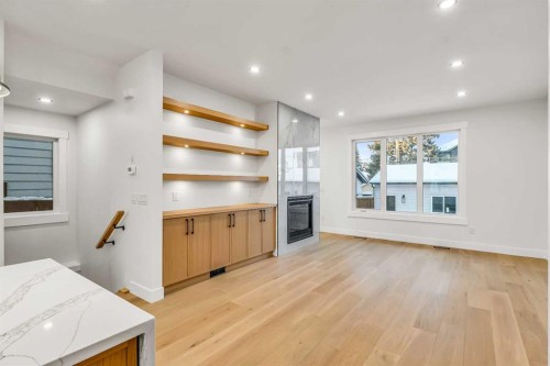 642 25 Avenue Nw, Calgary, AB - Indoor With Fireplace
