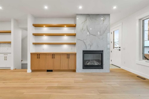 642 25 Avenue Nw, Calgary, AB - Indoor With Fireplace