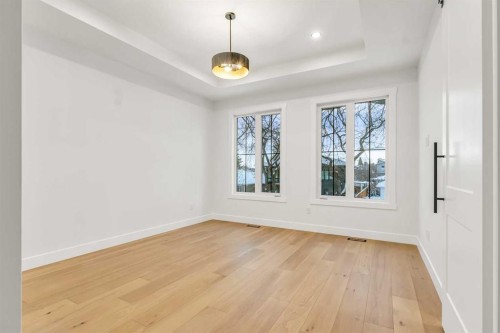 642 25 Avenue Nw, Calgary, AB - Indoor Photo Showing Other Room