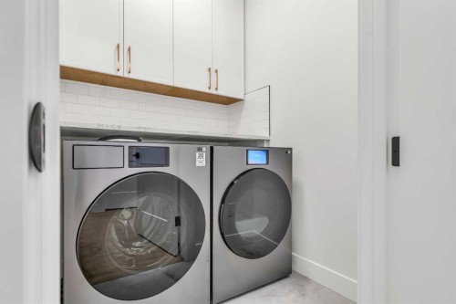 642 25 Avenue Nw, Calgary, AB - Indoor Photo Showing Laundry Room