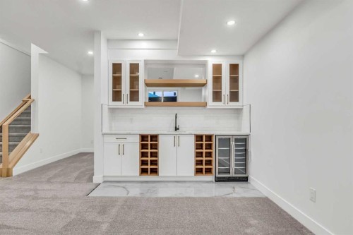 642 25 Avenue Nw, Calgary, AB - Indoor Photo Showing Other Room