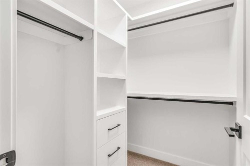 642 25 Avenue Nw, Calgary, AB - Indoor With Storage