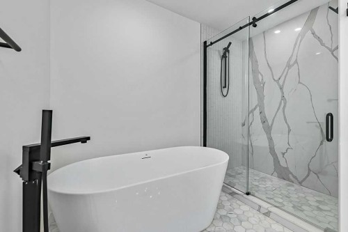 13016 Lake Twintree Road Se, Calgary, AB - Indoor Photo Showing Bathroom