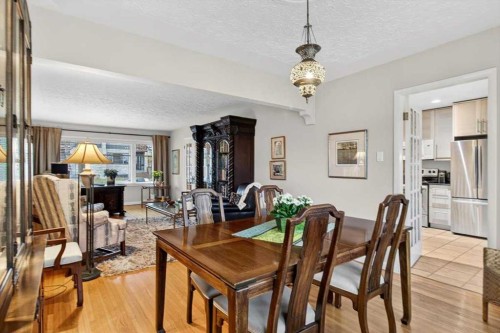 2808 35 Street Sw, Calgary, AB - Indoor Photo Showing Dining Room