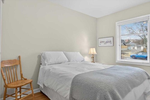 2808 35 Street Sw, Calgary, AB - Indoor Photo Showing Bedroom