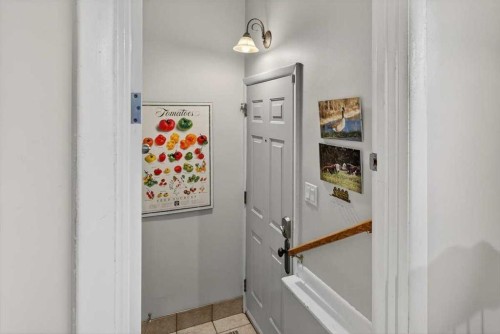 2808 35 Street Sw, Calgary, AB - Indoor Photo Showing Other Room
