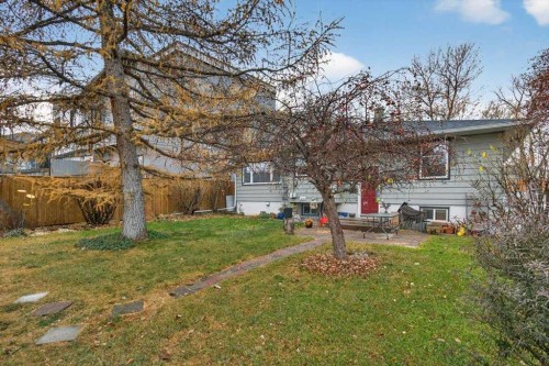 2808 35 Street Sw, Calgary, AB - Outdoor