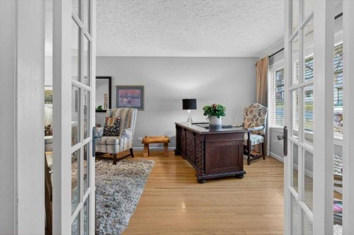 2808 35 Street Sw, Calgary, AB - Indoor