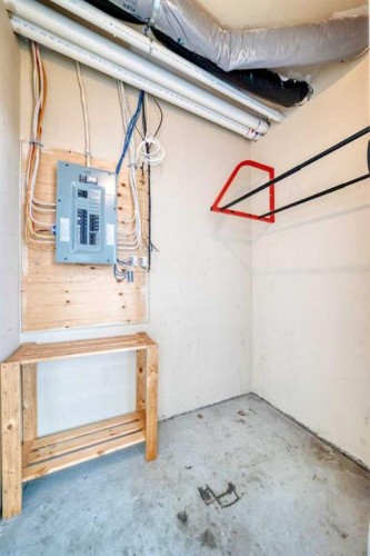 415 Sunrise Terrace Ne, High River, AB - Indoor Photo Showing Garage