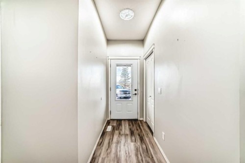 415 Sunrise Terrace Ne, High River, AB - Indoor Photo Showing Other Room