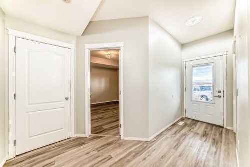 415 Sunrise Terrace Ne, High River, AB - Indoor Photo Showing Other Room