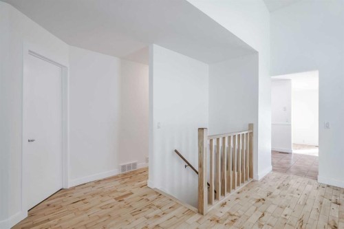128 Bermuda Drive Nw, Calgary, AB - Indoor Photo Showing Other Room