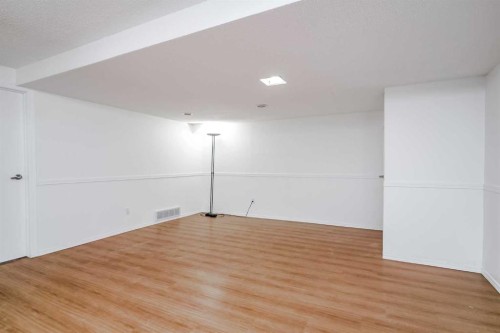 128 Bermuda Drive Nw, Calgary, AB - Indoor Photo Showing Other Room