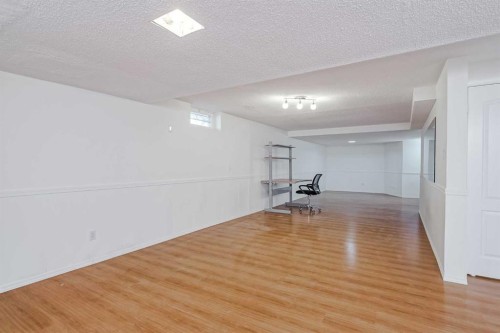 128 Bermuda Drive Nw, Calgary, AB - Indoor Photo Showing Other Room