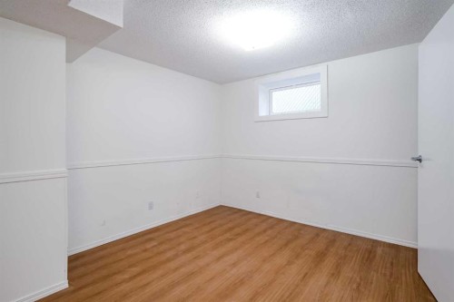 128 Bermuda Drive Nw, Calgary, AB - Indoor Photo Showing Other Room